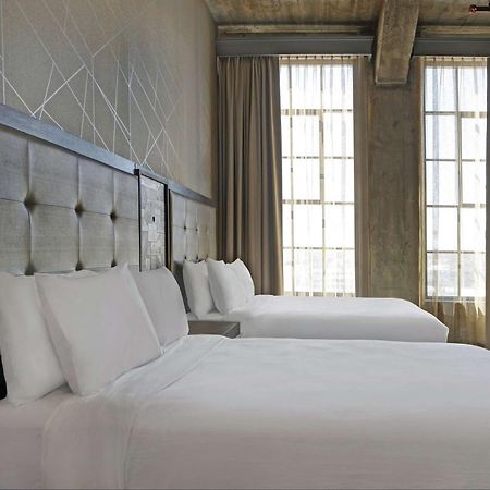 เอ็มบาสซี สวีท บาย ฮิลตัน ร็อกฟอร์ด ริเวอร์ฟรอนต์ Hotel ร็อคฟอร์ด ภายนอก รูปภาพ