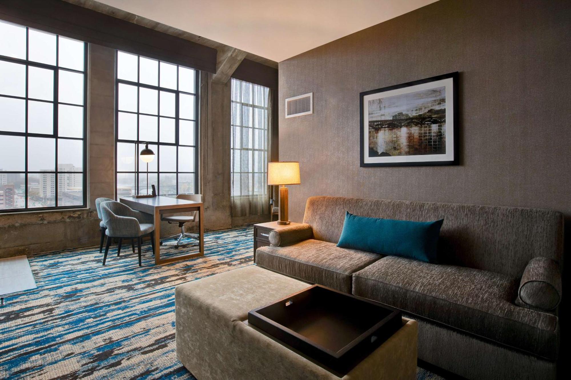 เอ็มบาสซี สวีท บาย ฮิลตัน ร็อกฟอร์ด ริเวอร์ฟรอนต์ Hotel ร็อคฟอร์ด ภายนอก รูปภาพ